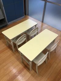 幼児用の机、椅子も準備しています。