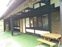 教室入口です。<br />
駐車・駐輪スペースでもあります。