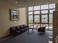 会議室横のロビーになります。こちらでお待ちいただけます♪