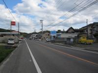 ガソリンスタンドが目印です。