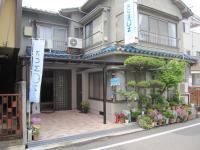 看板とのぼりが目印です。