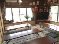 教室でのBaby Kumonタイムは距離をとって行います。