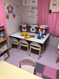 くろくまくんどこかな?2歳のお子さんも座って読めるイスです♪