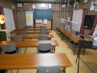 三密を防ぎ、座席間隔を空けています。