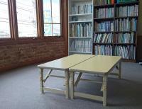 幼児机をご用意。小さいお子さまも安心してお越しください。