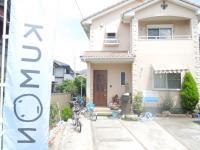 岩脇小から徒歩10分、裏側に教室専用の建物があります