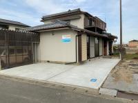 教室外観。看板を目印にお越し下さい。駐車場も自由にご利用下さい。