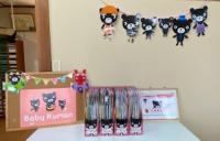 教室にベビークモンセットの見本を揃えています。オリジナル絵本が人気です♪