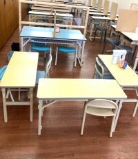 小さなお子さま向けの机とイスをご用意♪お子さまの成長を見守らせていただきます