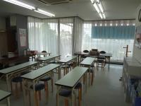明るく静かな環境で学習できる教室です