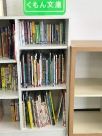 幼児向けの絵本もたくさんあります。