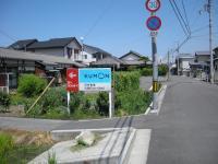 この看板が目印。奥に30mお進みください。