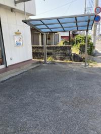 教室の前に駐車場と駐輪場があります。<br />
お子様の送り迎えにご利用ください。