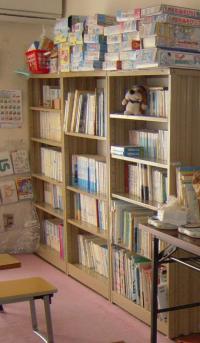 本やパズルなども沢山そろえております!