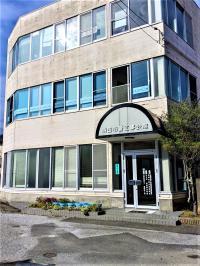 教室は大篠小学校の北向かい、管工事組合ビルの２階です。