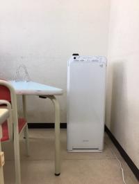 空気清浄機、アルコール、手指の消毒液などを設置して感染症対策をしています。
