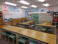 明るく広々とした学習スペースです。