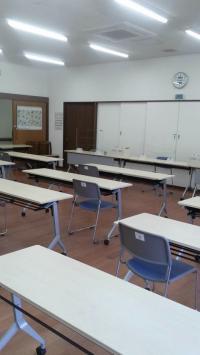 広くてすっきりとした教室です。