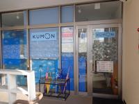 入口は2階へ上がってすぐです。お気軽にお越しください。