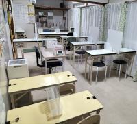 学習室は空気清浄機の設置や常時換気で安心して学べるよう整えています。
