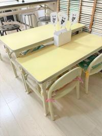 幼児さん専用の学習机です。幼児のうちから楽しく学習いただけます！