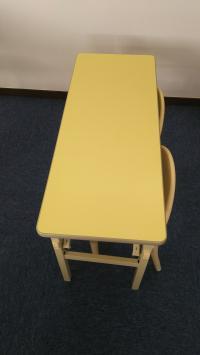 幼児さん用のテーブル・椅子をご用意してます。
