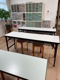 明るく清潔な教室です。