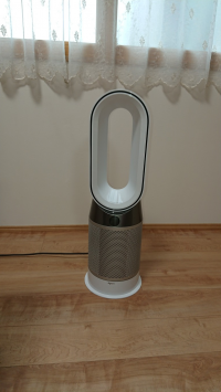 定期的な換気・消毒作業を実施してます。また、空気清浄機も設置しています。