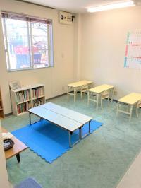BabyKumon専用スペースです。絵本やパズルなどもたくさん置いています。