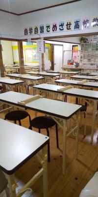 50席の広々とした教室です