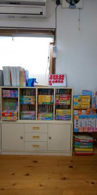 幼児用の机椅子だけでなく、幼児教具も充実しています。