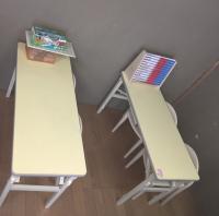 幼児用の机も準備しており、幼児も学習できます。