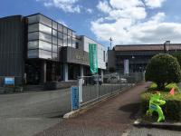 駐車スペースも安心で、図書館も近くです。