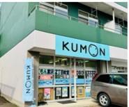 教室の前が駐車場です。<br />
ベビーカーも停められます♪<br />