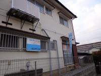 名島小近く、桑原荘の１階に教室会場があります。