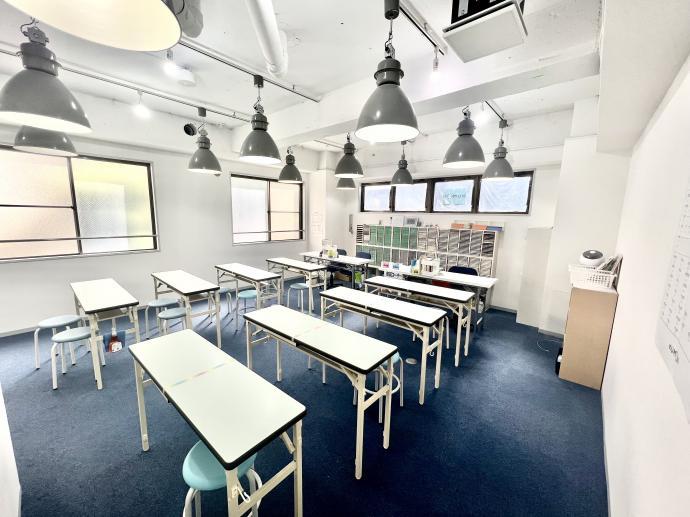 新しく明るい教室です<br />
生徒さんが学習に集中しやすい環境を整えています