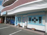 県道６０７号線に面し、駐車場もあります。