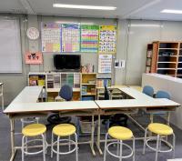 【幼児コーナー】幼児席8席＋待合４席<br />
常時2人の幼児担当の先生が対面指導を実施