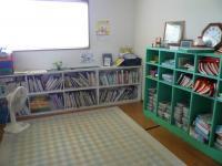 待合席：絵本・文庫本などを置いてます。