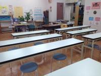 教室内観です。<br />
<br />
駐車場から数歩で教室入口です。<br />
<br />
