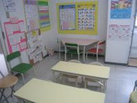 幼児さんの背丈に合わせた、小さなイスや机もあります。