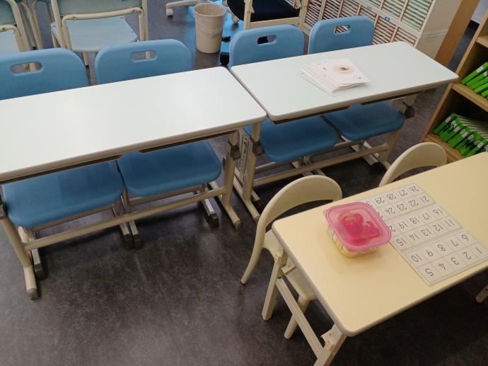 幼児席は、２種類ご準備しています。体の大きさに合わせた席で集中して学習できます！