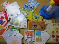 カードやパズルなども手に取ってためしていただけます。