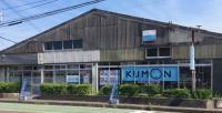 教室と、隣の交番の間にある道を入った先が入り口です♪♪