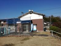 花高二丁目バス停から博仁壮に向かう道の途中にあります。