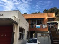 親和銀行の通りの交差点のすぐ近くの日の浦公民館です。<br />
<br />