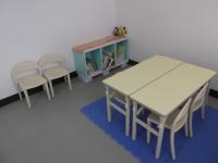 幼児さん用の机といすをご用意しています。<br />
