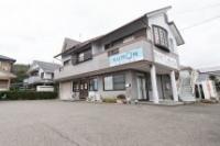 お子さまの送迎に、教室前の駐車場をご利用いただけます。