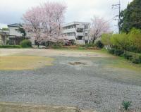 ↑駐車場<br />
教室前に広い駐車場があります。