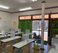 換気扇で常に換気し、一時間ごとに窓を開けています<br />
空気清浄機も使用しています